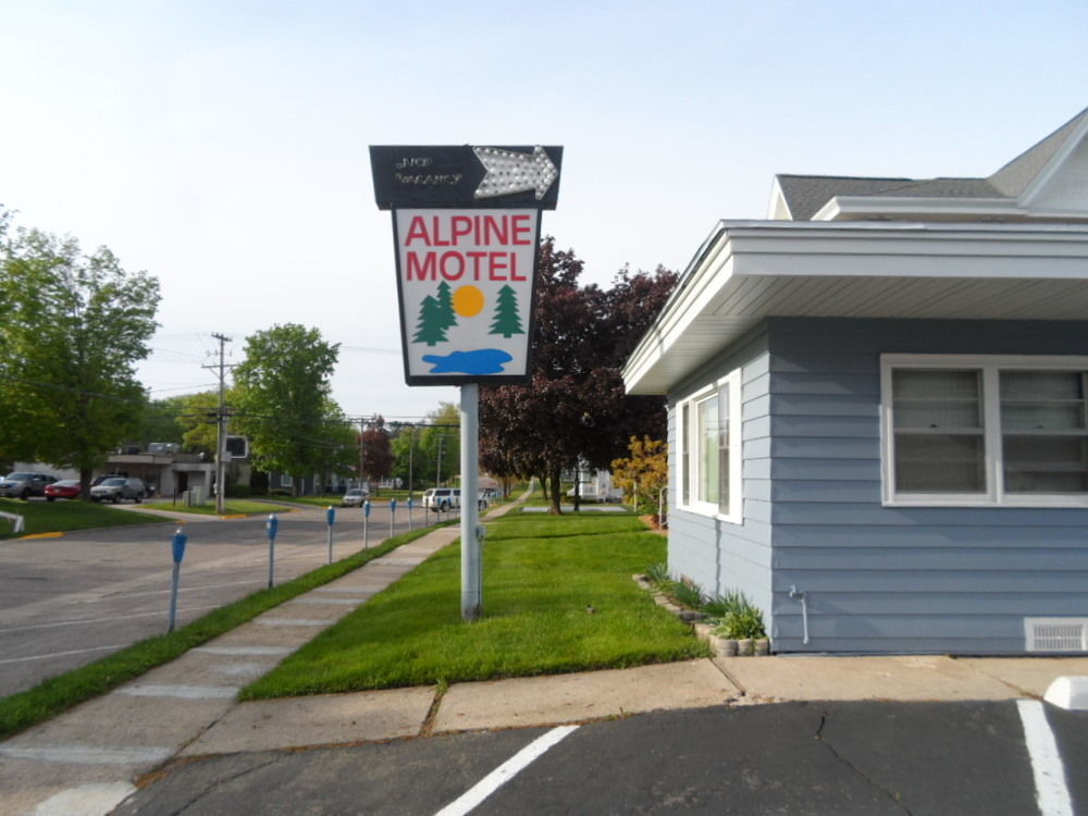 Alpine Motel In Heart Of Wisconsin Dells Downtown. Luaran gambar