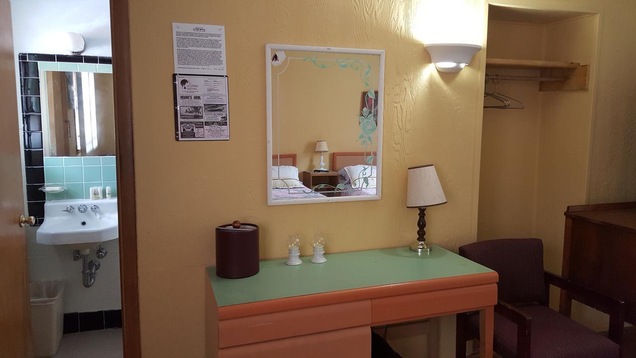 Alpine Motel In Heart Of Wisconsin Dells Downtown. Luaran gambar