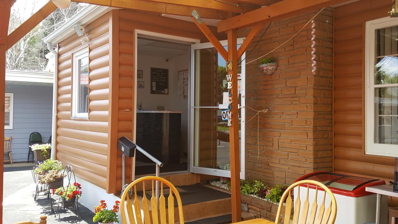 Alpine Motel In Heart Of Wisconsin Dells Downtown. Luaran gambar