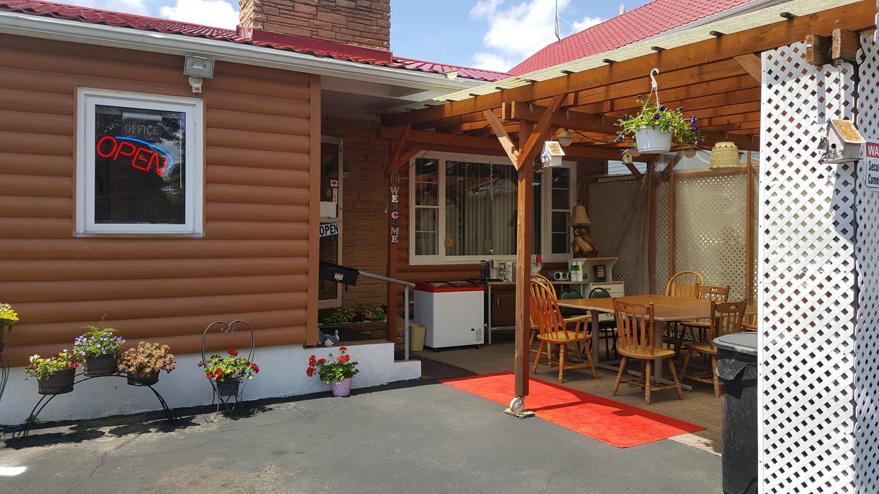 Alpine Motel In Heart Of Wisconsin Dells Downtown. Luaran gambar