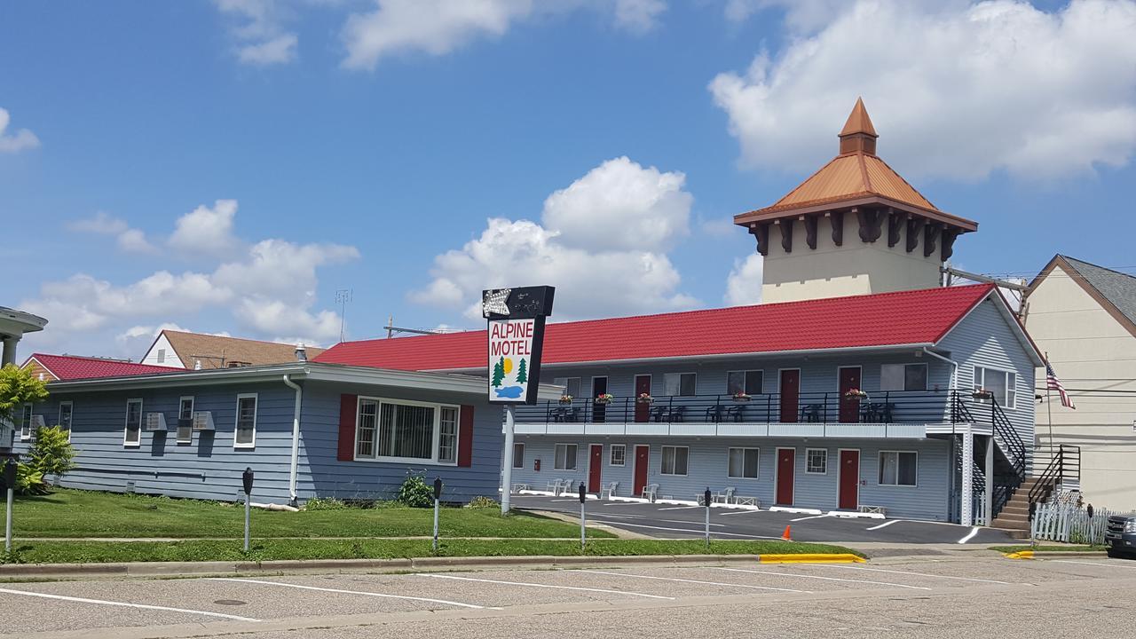 Alpine Motel In Heart Of Wisconsin Dells Downtown. Luaran gambar