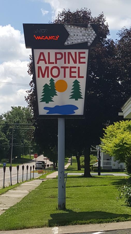 Alpine Motel In Heart Of Wisconsin Dells Downtown. Luaran gambar